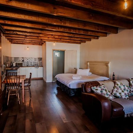 Barrel And Blues Inn Свеллендам Экстерьер фото